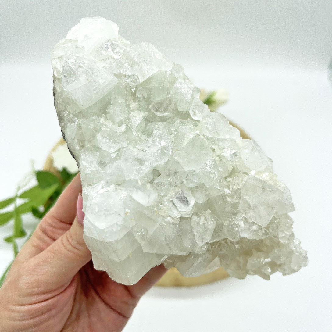 Apophyllite crystal decor