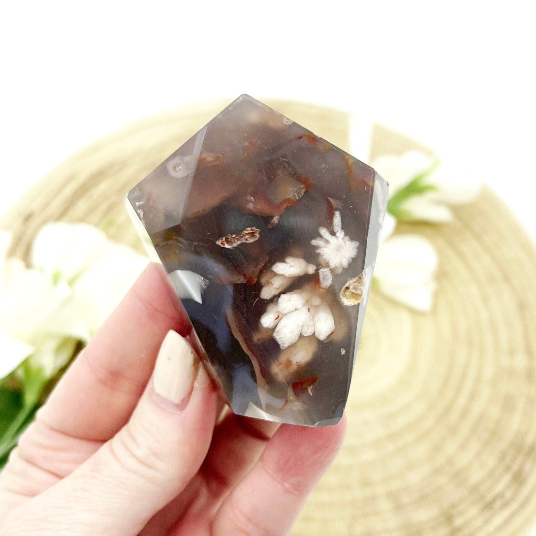 Black flower agate