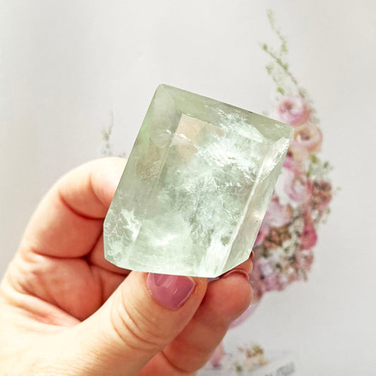 Fluorite freeform crystal