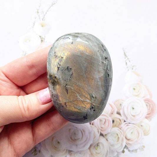 Gold flash labradorite palm stone