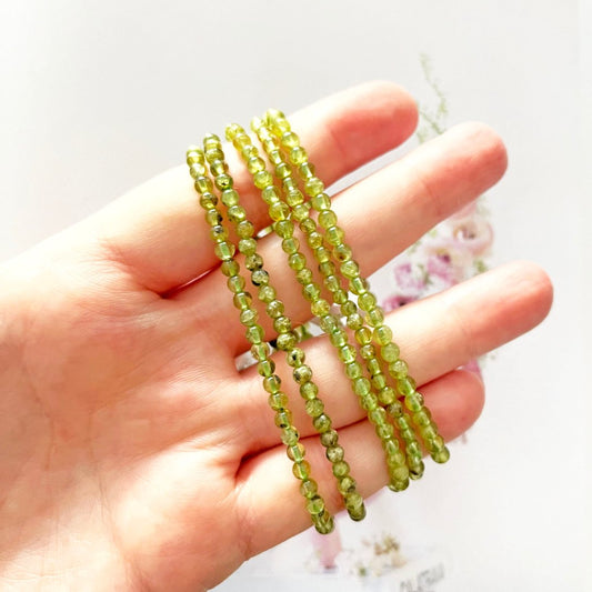 Peridot bead bracelet