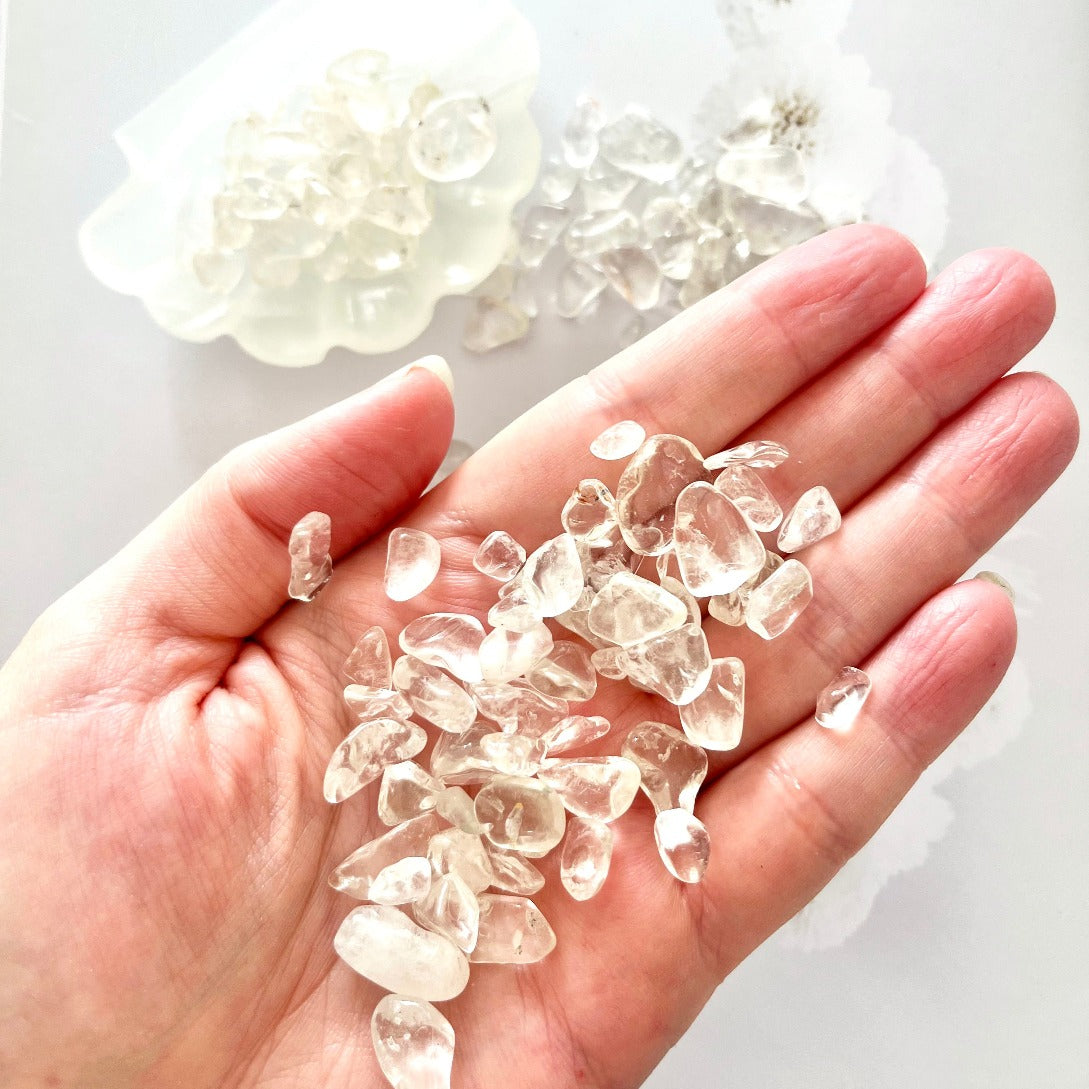 Clear quartz crystal chips