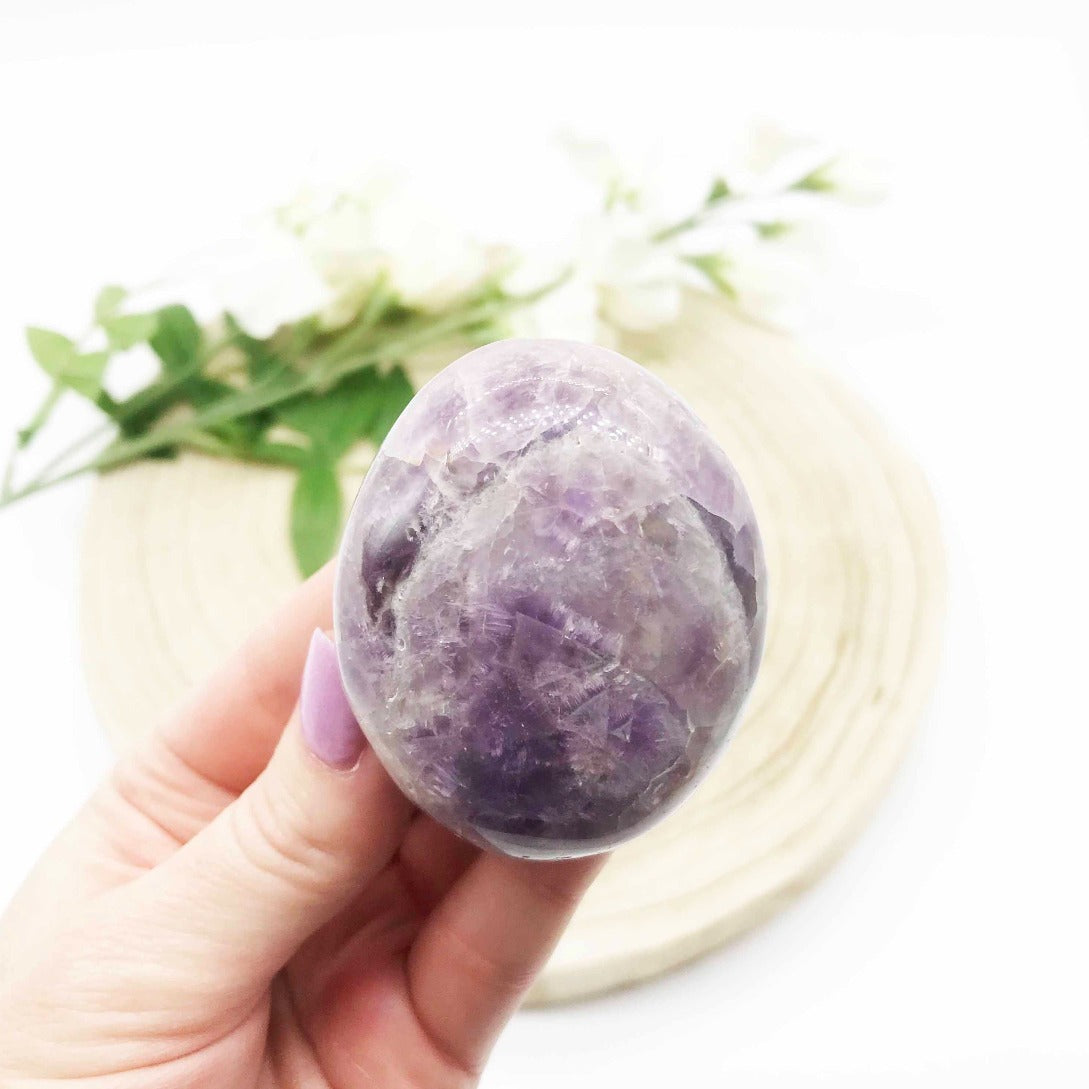 dream amethyst palm stone